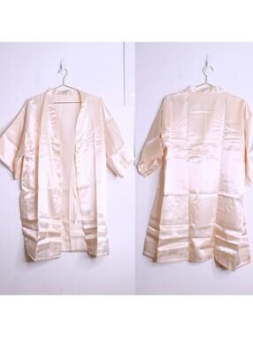 NWOT Peach Satin Robe - S//M